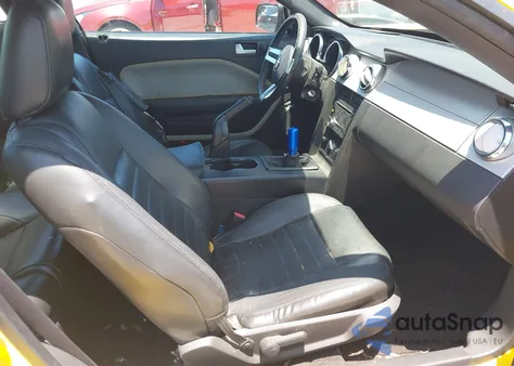 2005 Ford Mustang Gt Deluxe/Gt Premium из США, поврежденный, VIN 1ZVHT82HX55243155